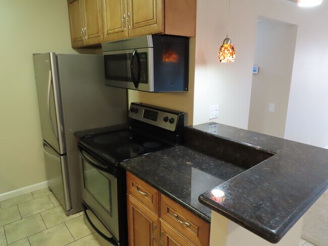 Building Photo - Updated Two Bedroom Condo in Fashion Valley / Mission Valley