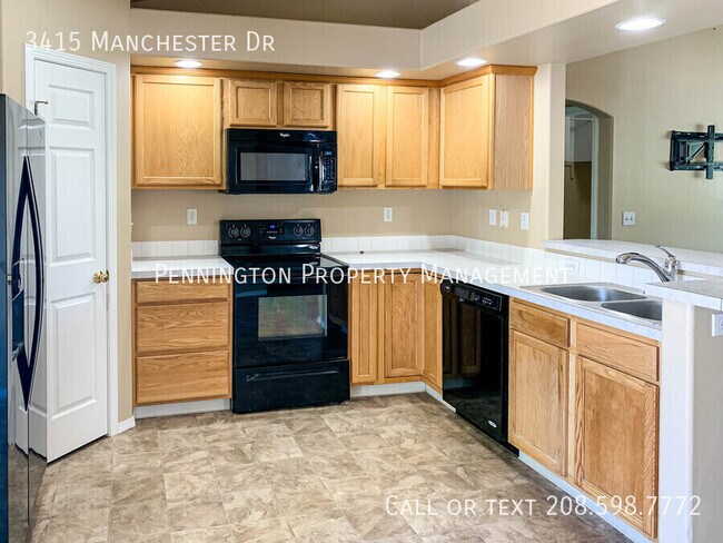 Building Photo - 3415 Manchester Dr
