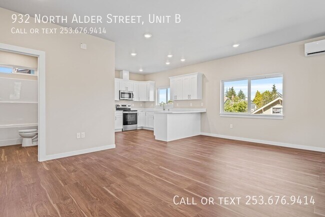 Building Photo - 932 N Alder St