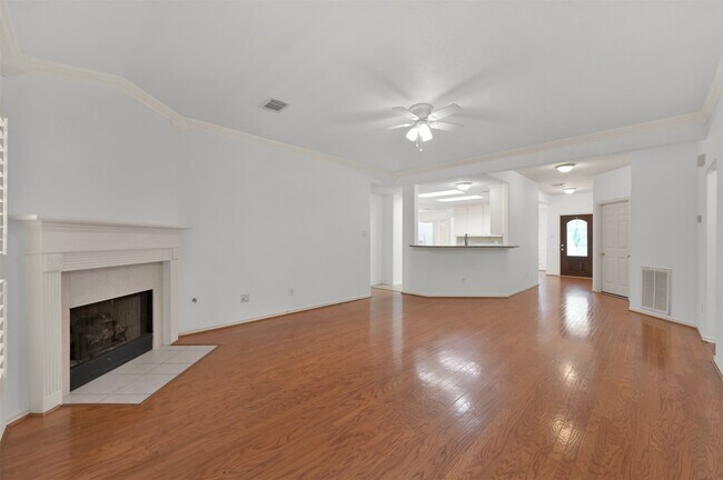 Building Photo - 166 Burgandy Vine Ct