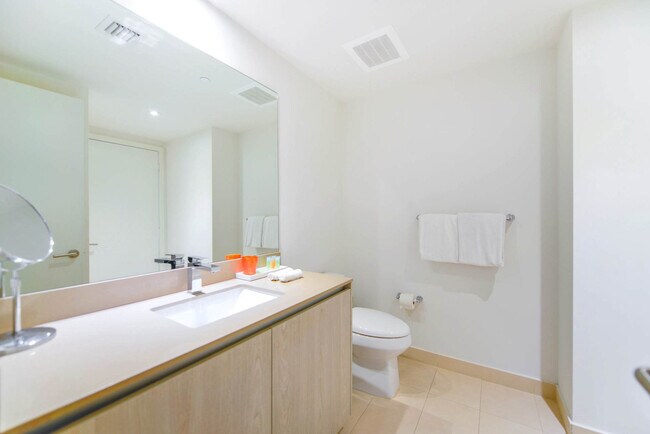 Building Photo - 4111 S Ocean Dr