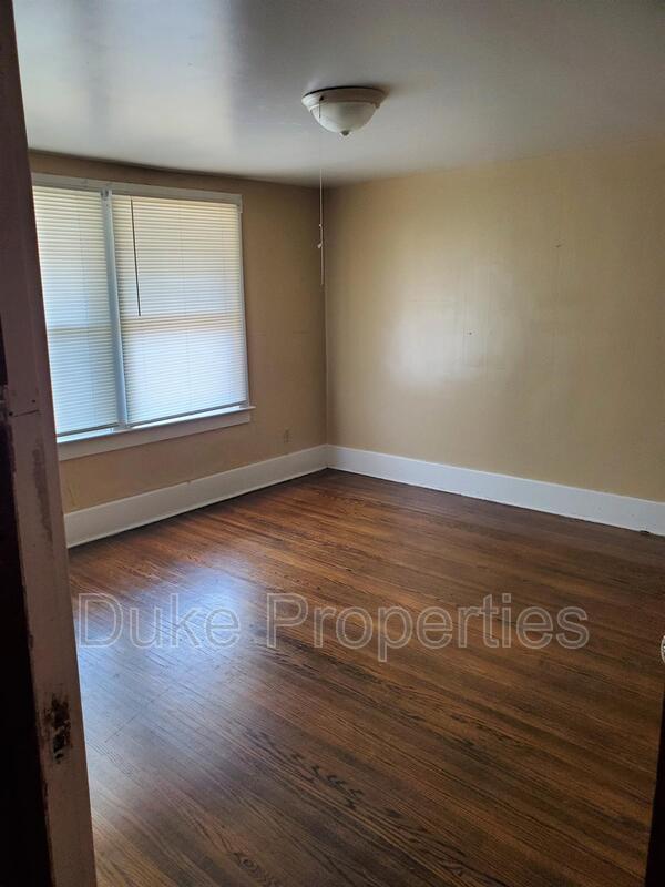 Building Photo - 7 Iroquois St