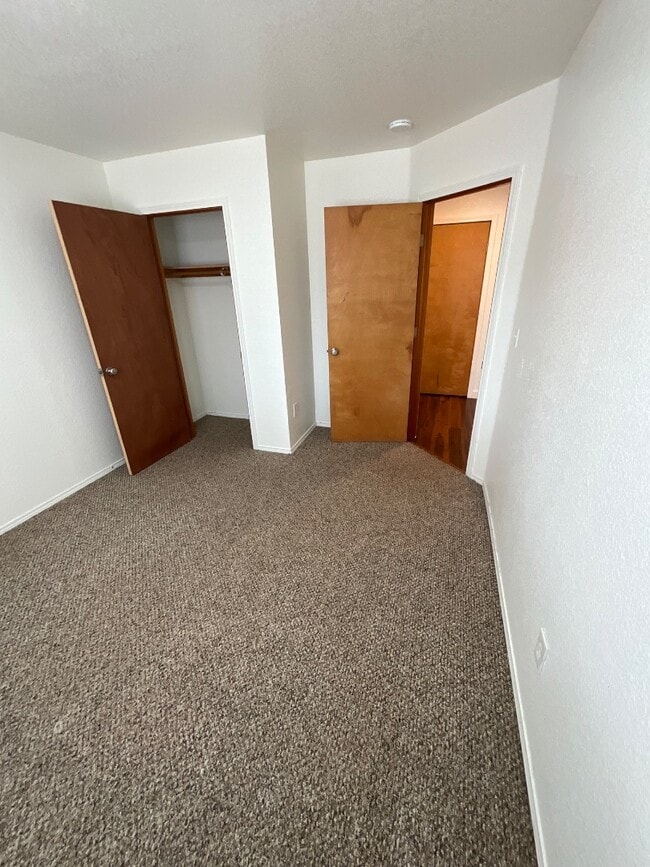 Building Photo - 2533 Rita Ave