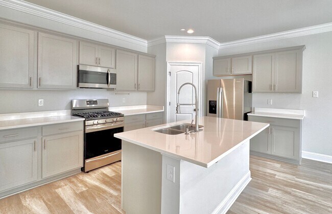 Building Photo - Modern 3BR/2.5BA Home Near LSU - Double Ga...