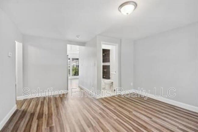 Building Photo - 3458 6th St