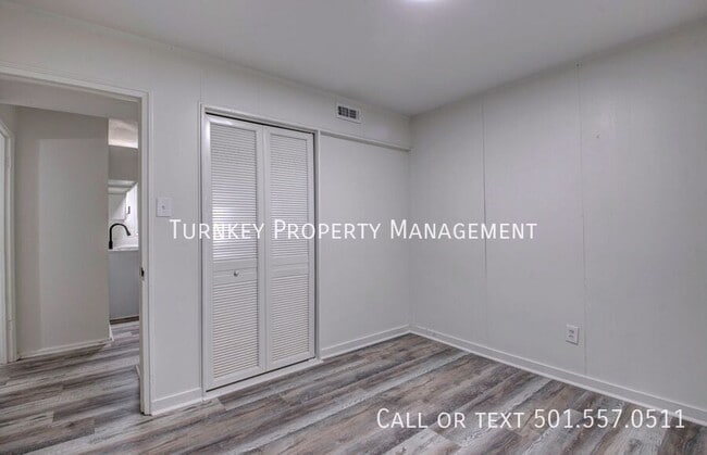 Building Photo - 76 S Meadowcliff Dr