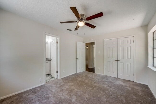 Building Photo - 10434 Springhaven Dr