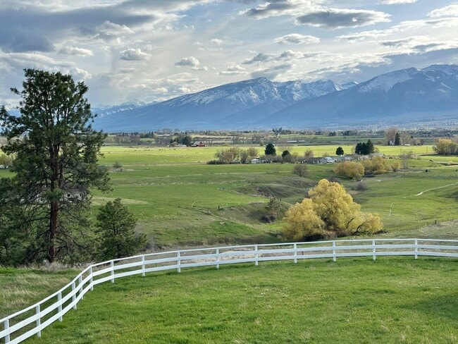 Building Photo - Brand New Custom Residence | 3 Bedroom, 2 Bath | Panoramic Bitterroot Valley Views | Private & Se...