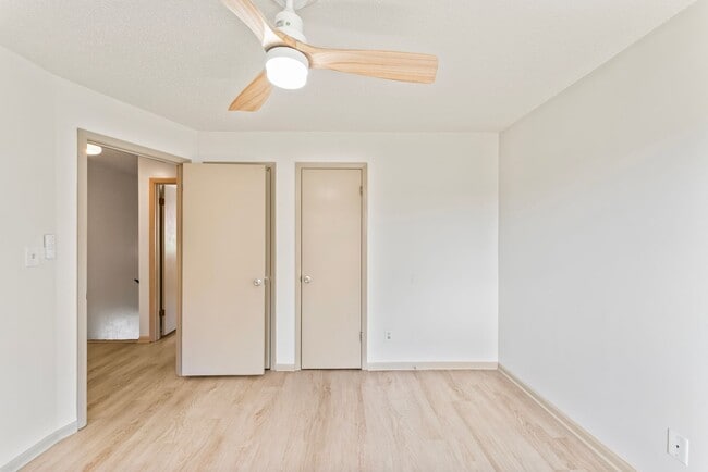 Building Photo - West Knoxville 37919 - Charming, Newly Upd...