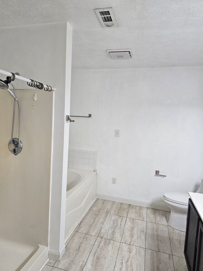 Building Photo - 5679 Hickory Fork Rd