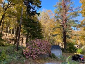 Building Photo - 8 Paterson Hill Rd