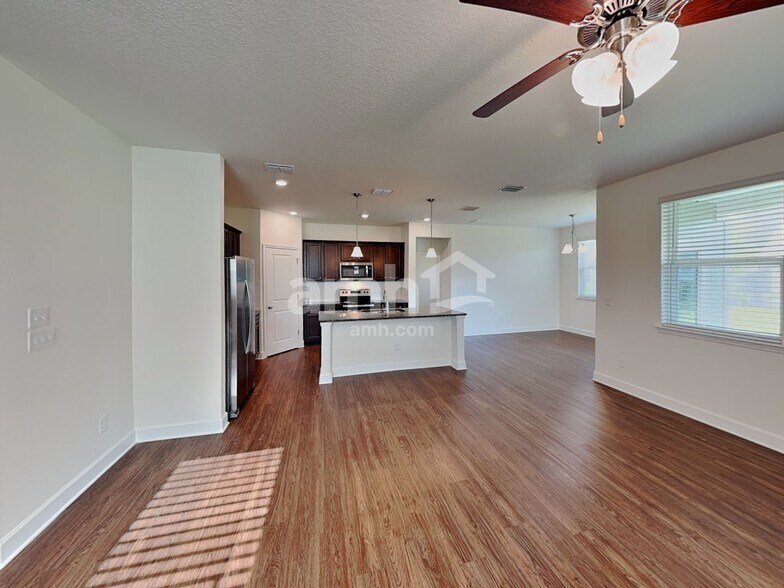Building Photo - 158 Opal Way