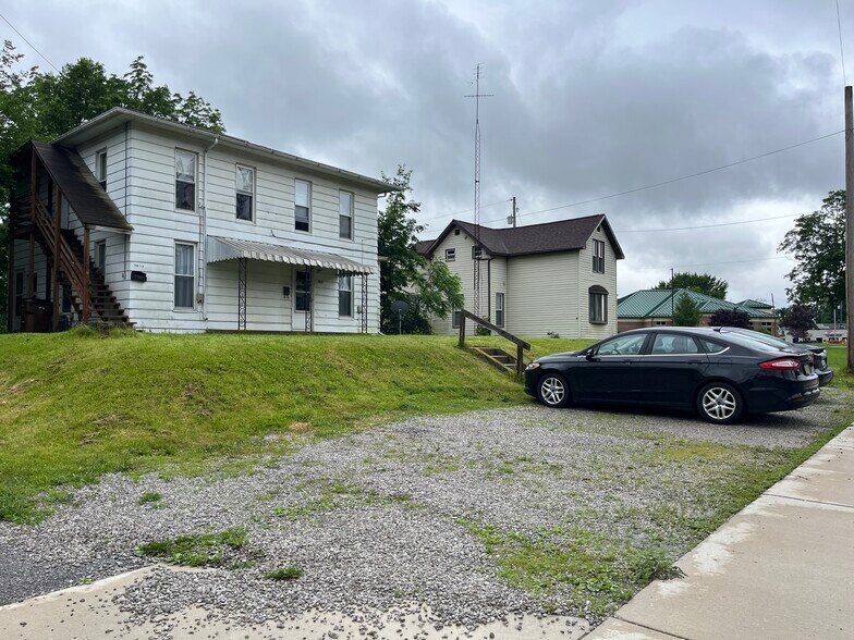 Primary Photo - 709 E 2nd St