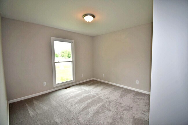 Building Photo - Beautifully remodeled 4BR/2BA one level home in M'boro, triple Rockvale schools!