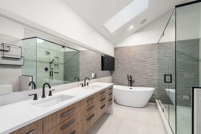 Building Photo - 65 Lake Ave