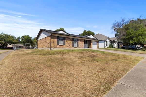 Primary Photo - 1449 Eastside Dr
