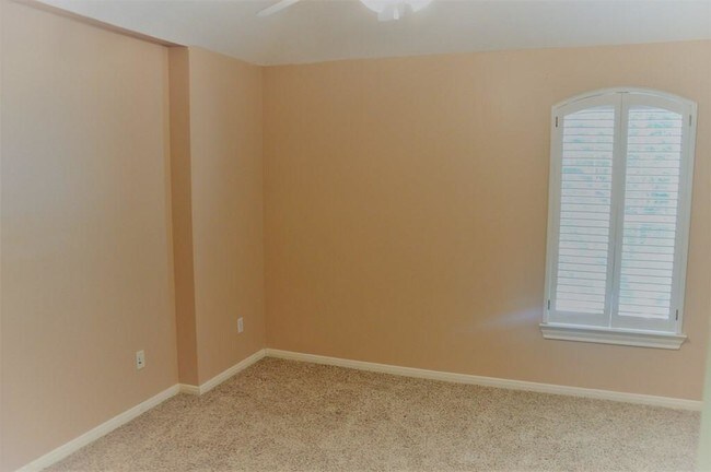 Building Photo - 12210 Santa Fe Springs Ct