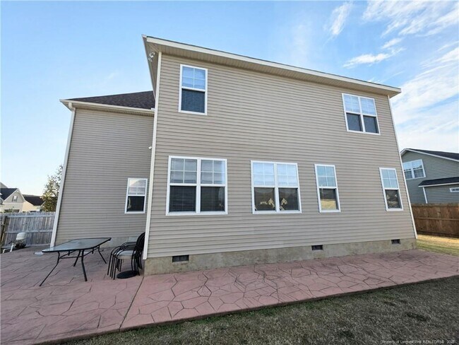 Building Photo - 825 Running Horse Ln