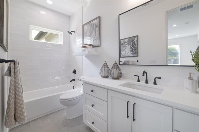 Building Photo - 1703 Piedmont Ave