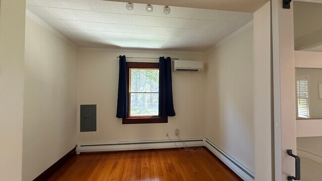 Building Photo - 5549 Harford St
