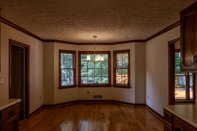 Building Photo - 2858 Livsey Dr