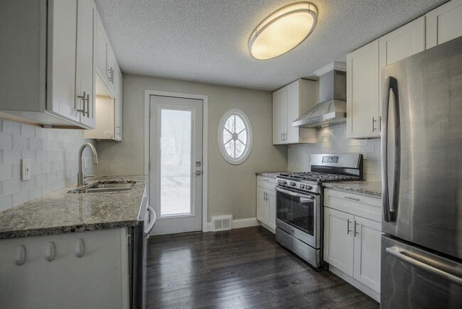 Building Photo - 7728 Walnut St