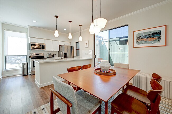 Building Photo - 1201 McDuffie St