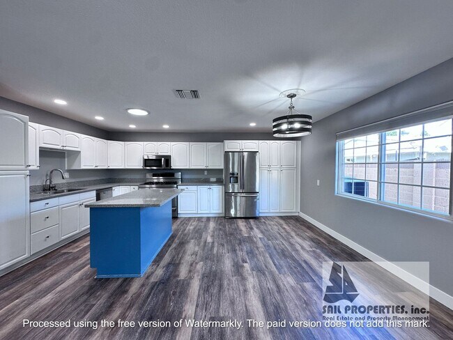 Building Photo - Gorgeous Huntington Beach Single Story Home!