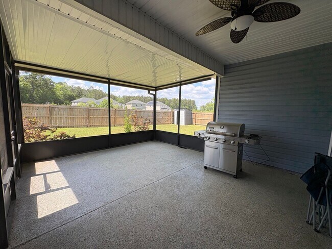 Building Photo - MOVE IN SPECIAL: $1000 OFF 1ST MONTH'S RENT!**