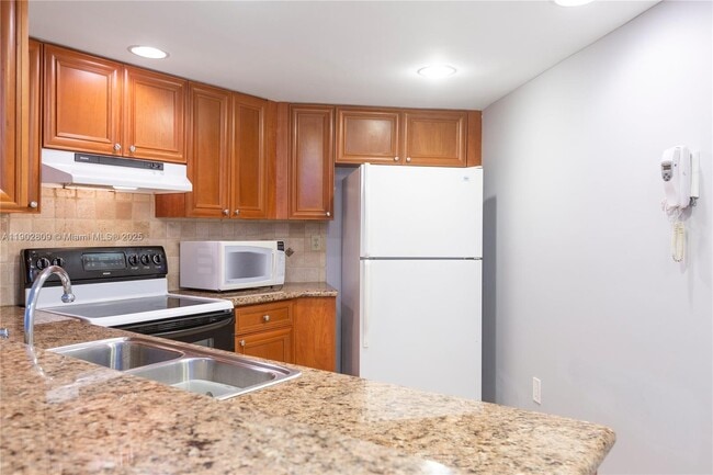 Building Photo - 10257 NW 9th St Cir