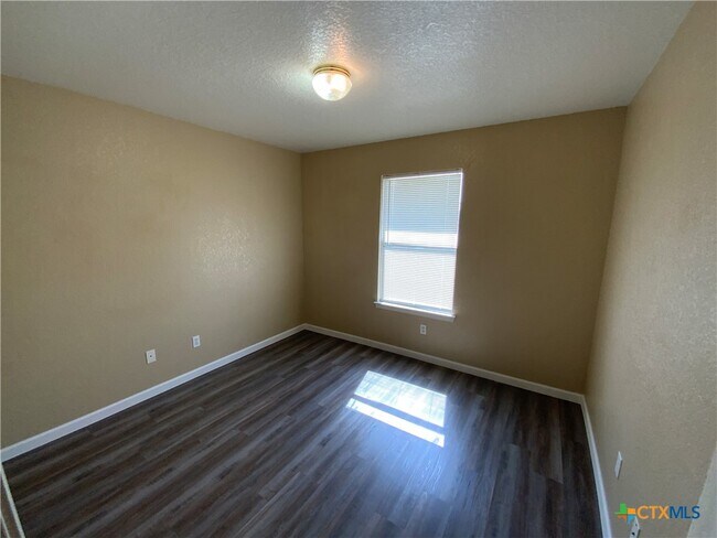 Building Photo - 2602 Edgefield St