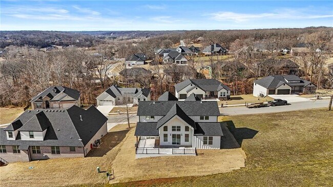 Building Photo - 2170 Hopkins Ln