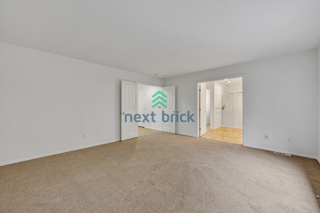 Building Photo - 4 Bed 2.5 Bath Single-family House Available for Rent!