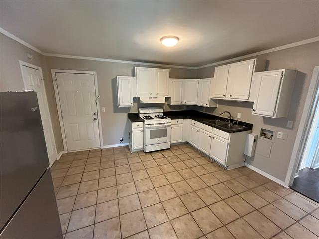 Building Photo - 2227 Winthrop Dr