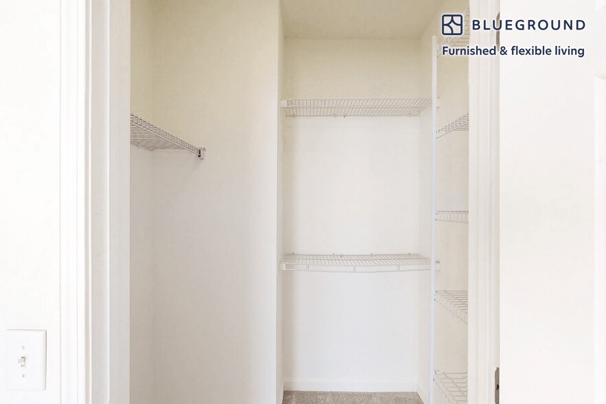 Building Photo - 14000 Avalon Dr