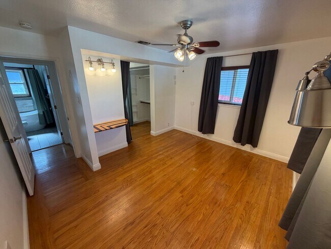Building Photo - 7210 Zelinda Dr