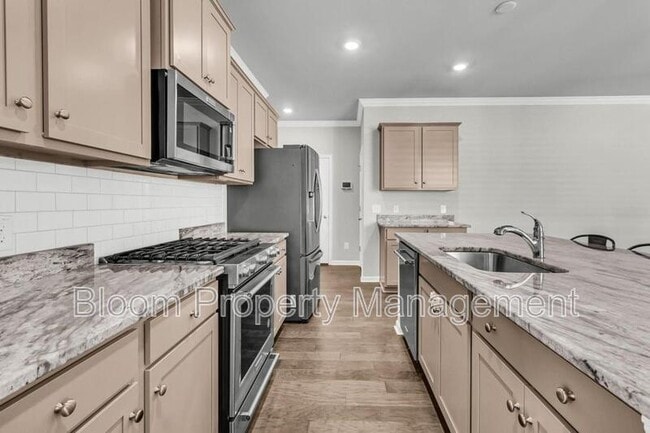 Building Photo - 640 Chigwell Springs Ln