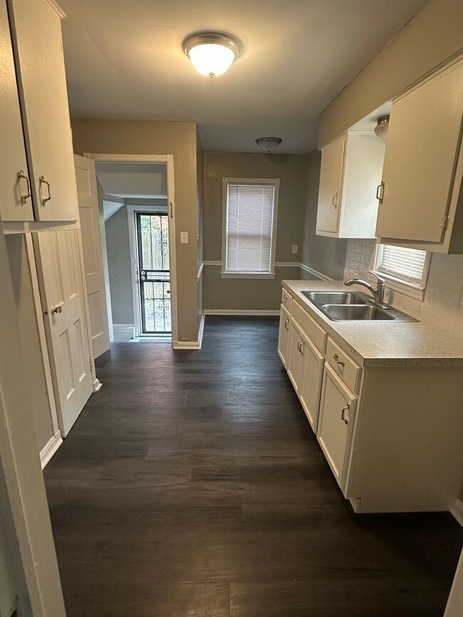 Building Photo - Single family for rent