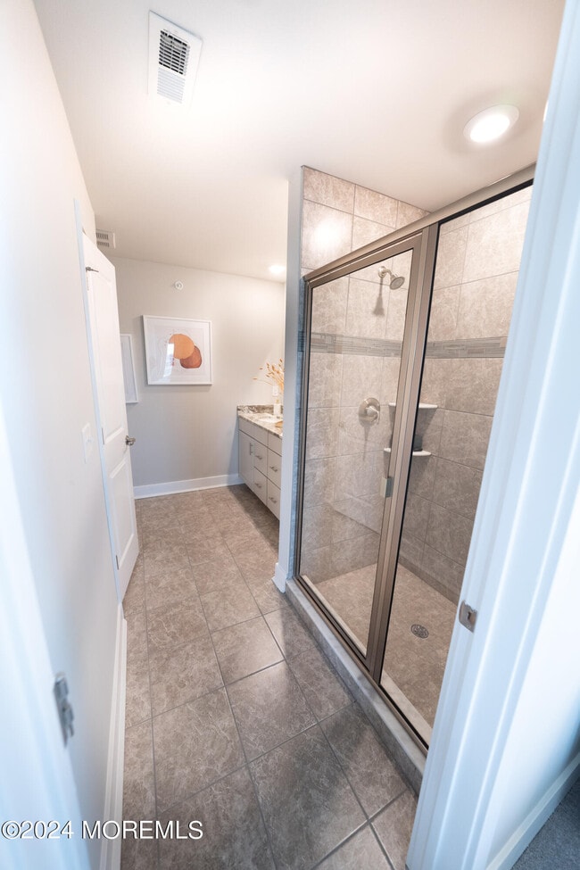 Building Photo - 4 Midway Rd S