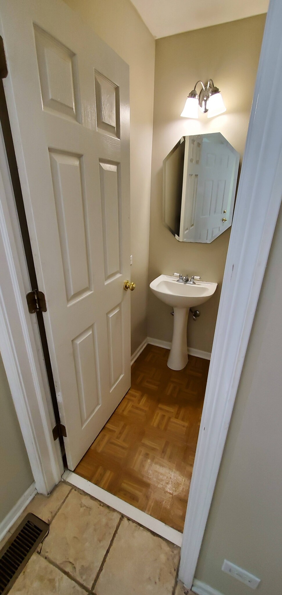 Building Photo - 1522 Meadowsedge Ln