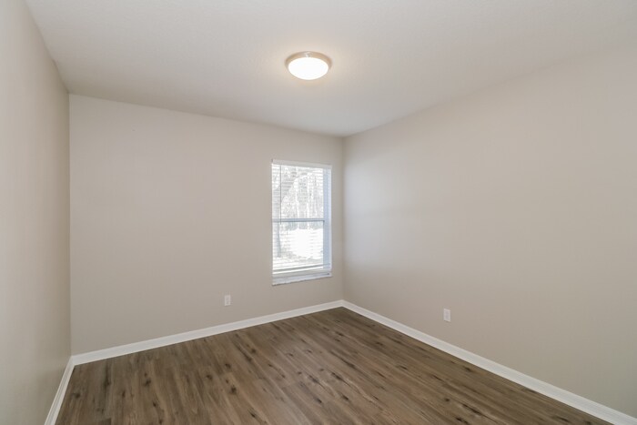 Building Photo - 29114 Crossland Dr