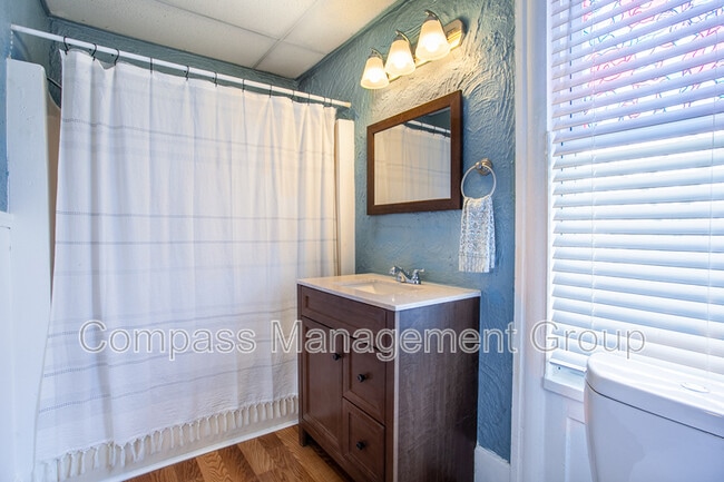 Building Photo - 813 Hall of Fame Dr