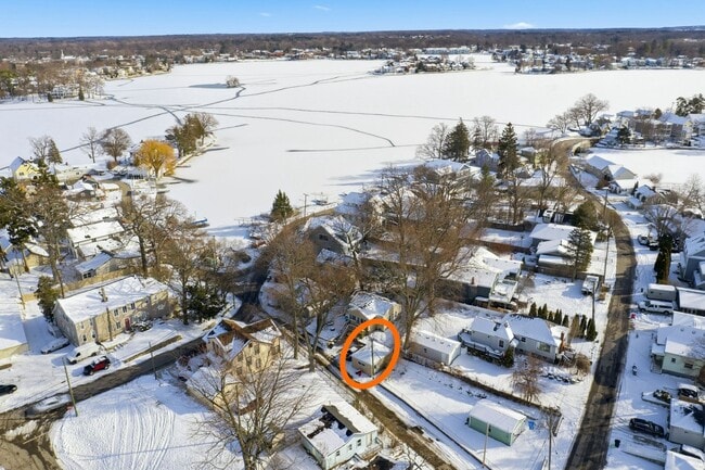 Building Photo - Charming 1-Bed, 1-Bath ADU in Lake Orion!