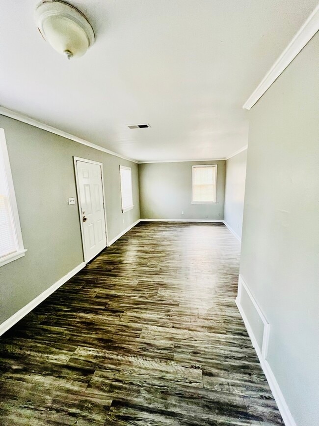 Building Photo - Section 8 Welcomed