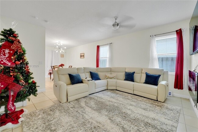 Building Photo - 101 NE 37th Pl