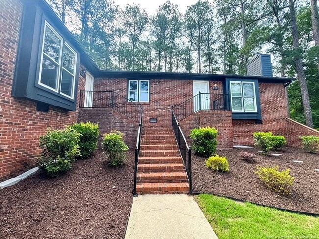 Building Photo - 535 Coronation Dr