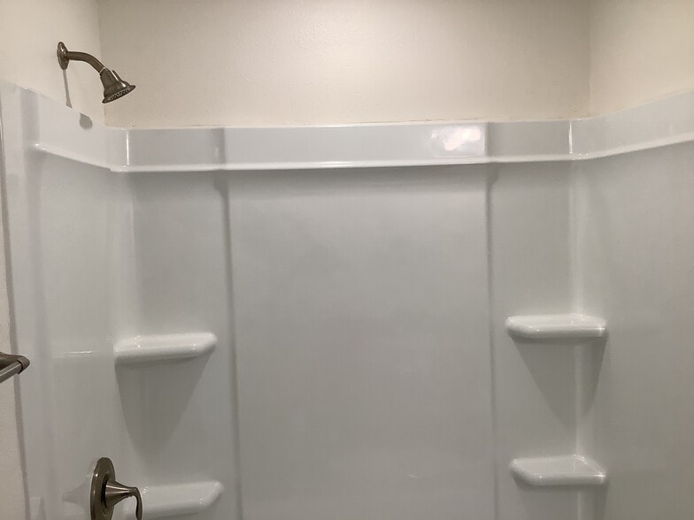 Building Photo - 10327 Watercrest Ct