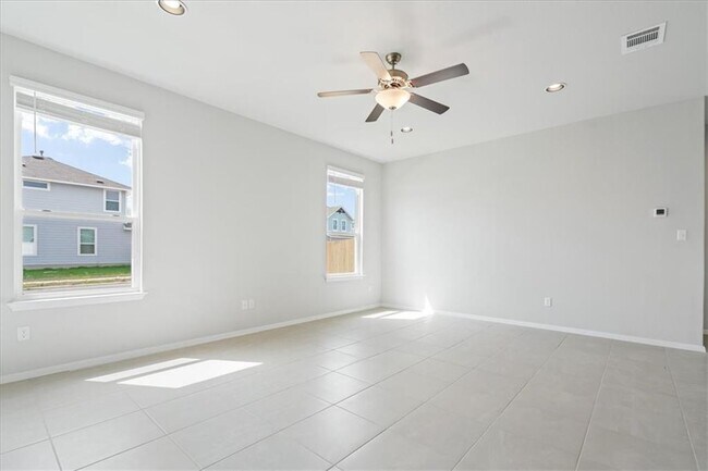 Building Photo - 179 Living Reef Dr