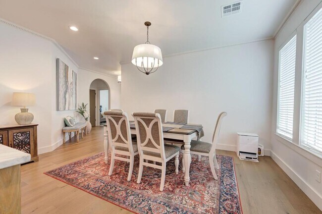 Building Photo - 4001 Stone Hl Ln