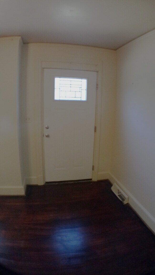 Building Photo - 113 Brookside Cir